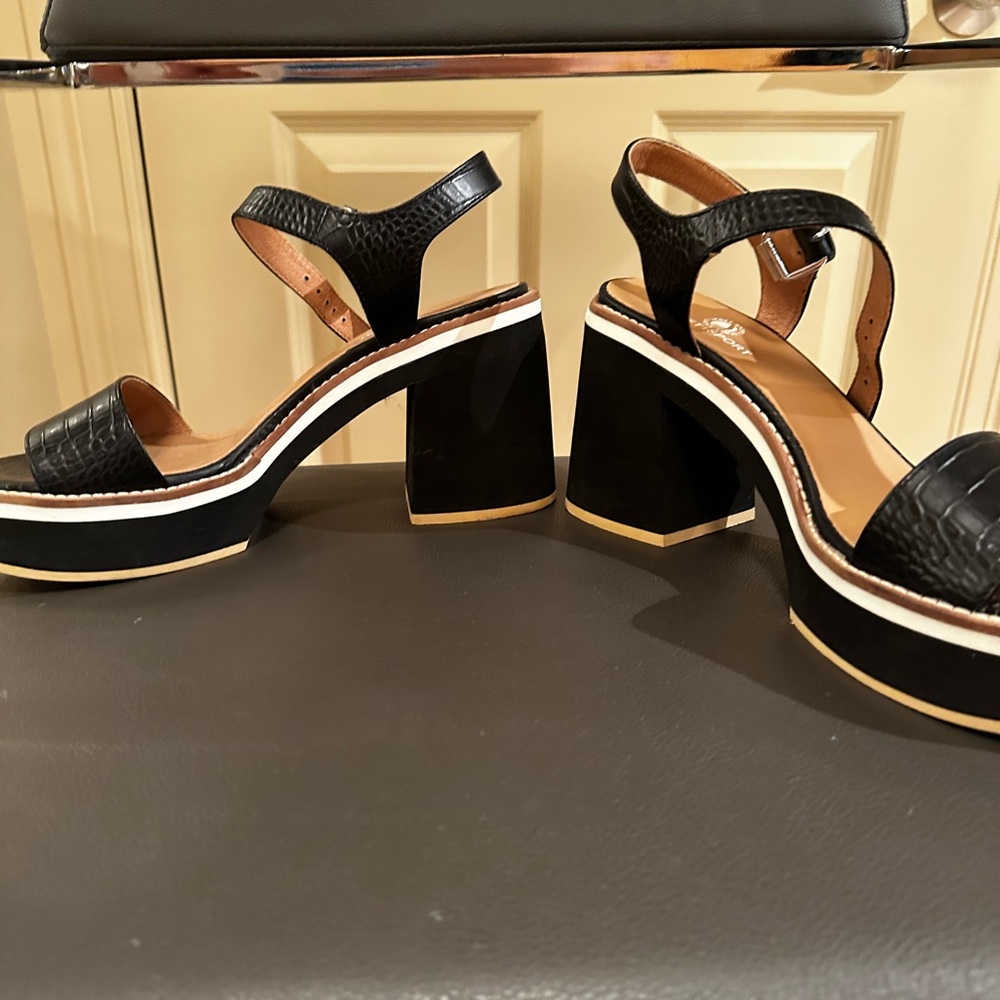 Janet Sport chunky sandal